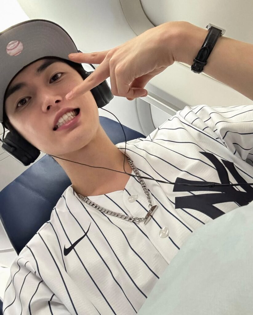 Seunghan memulai debutnya sebagai idol K-pop bersama RIIZE pada 4 September 2023.