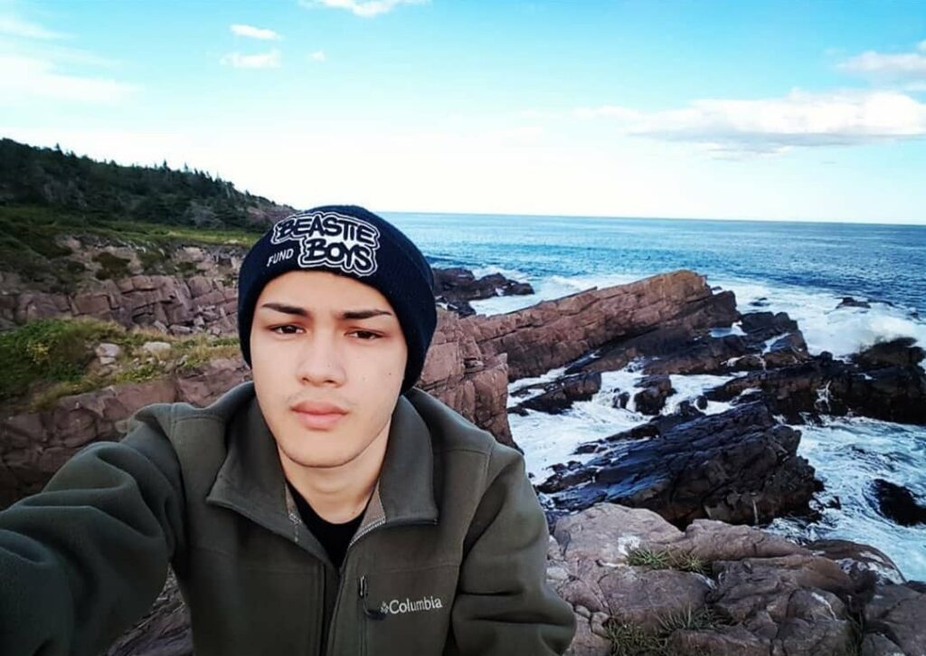 Tak langsung pulang ke Indonesia, anak sulung Andi Soraya ini memilih untuk bekerja di Kanada