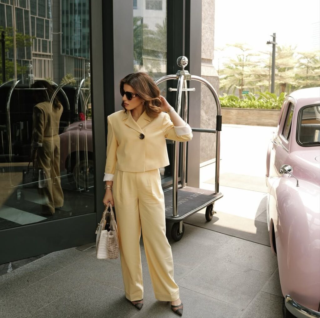 Tas Hermès Birkin Himalaya yang dikenakan Tasya merupakan salah satu tas paling langka dan prestisius di dunia fashion.