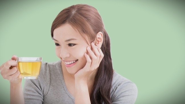 Iliustrasi minum teh hijau