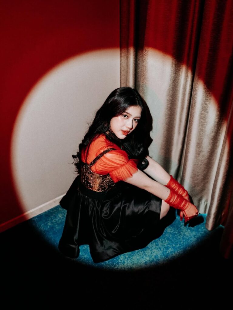 Meski mendapatkan tawaran bertubi-tubi, namun Tiara tetap menegaskan bahwa sejak awal telah menolak tawaran tersebut.