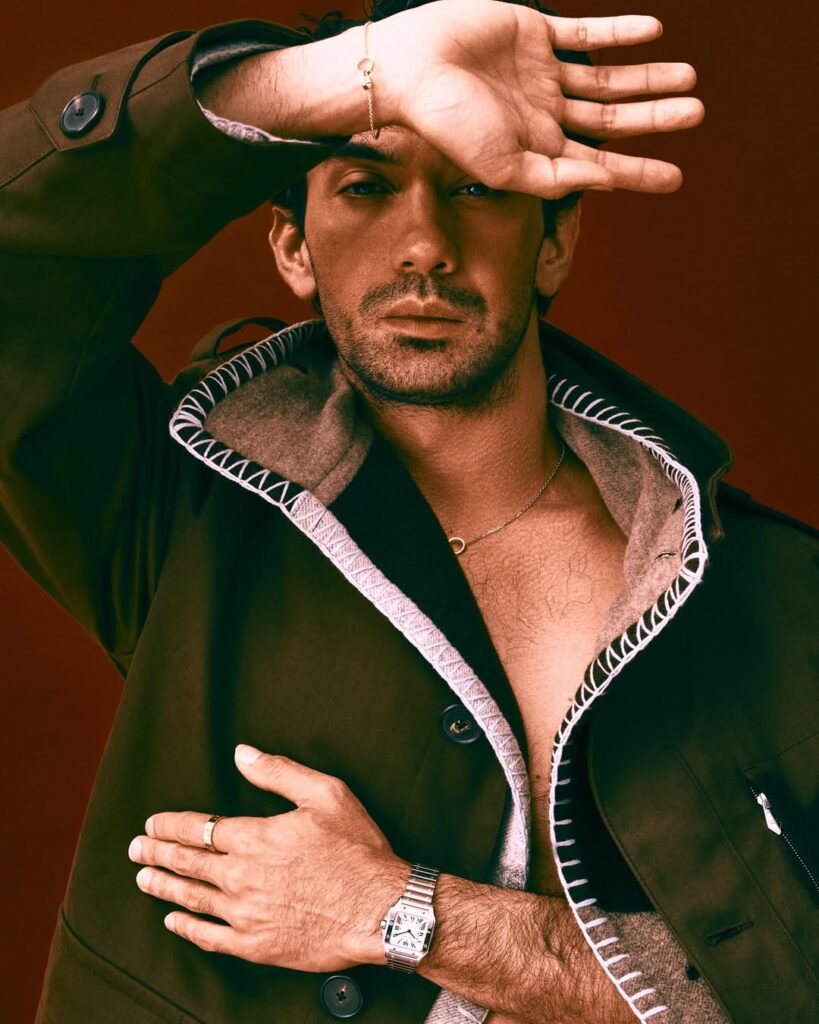 Ia pernah bercerita bahwa di usia sekitar 10 tahun, dirinya sudah bekerja serabutan.