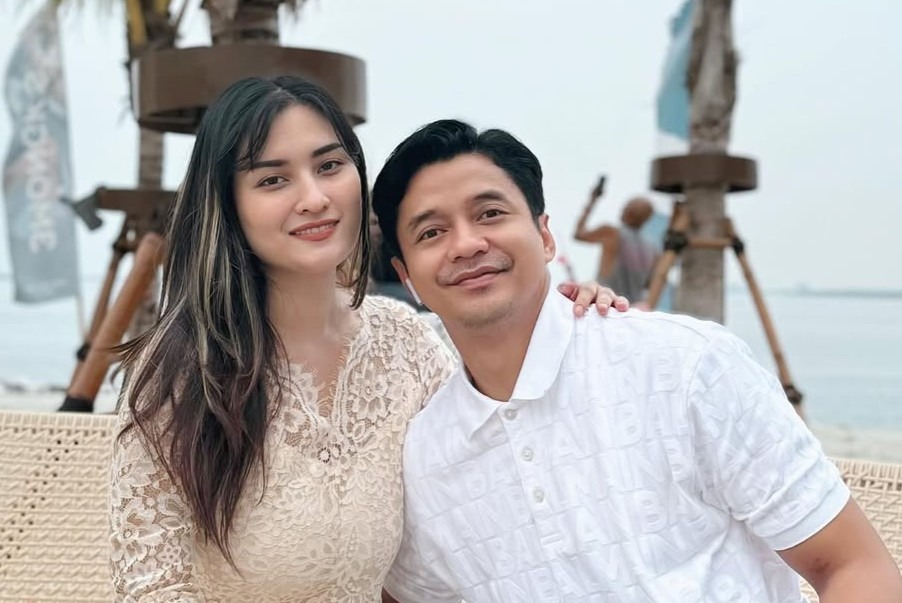 Adly Fairuz dan Angbeen Rishi menikah pada 28 Maret 2020 dalam sebuah acara tertutup yang digelar di tengah masa pandemi.