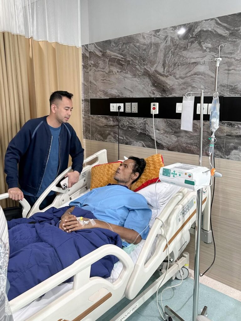 Fahmi Bo diketahui mengidap sejumlah penyakit kronis yang cukup serius, di antaranya diabetes, pengapuran, pengeroposan tulang, dan asam urat.