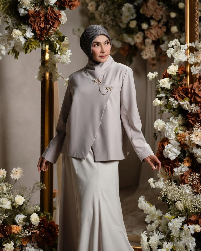 Klamby tidak hanya menghadirkan busana, tetapi juga narasi tentang perempuan Indonesia yang kuat dan berdaya.