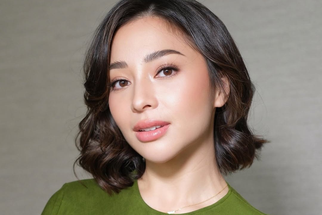 Nikita Willy dengan gaya rambut pendek