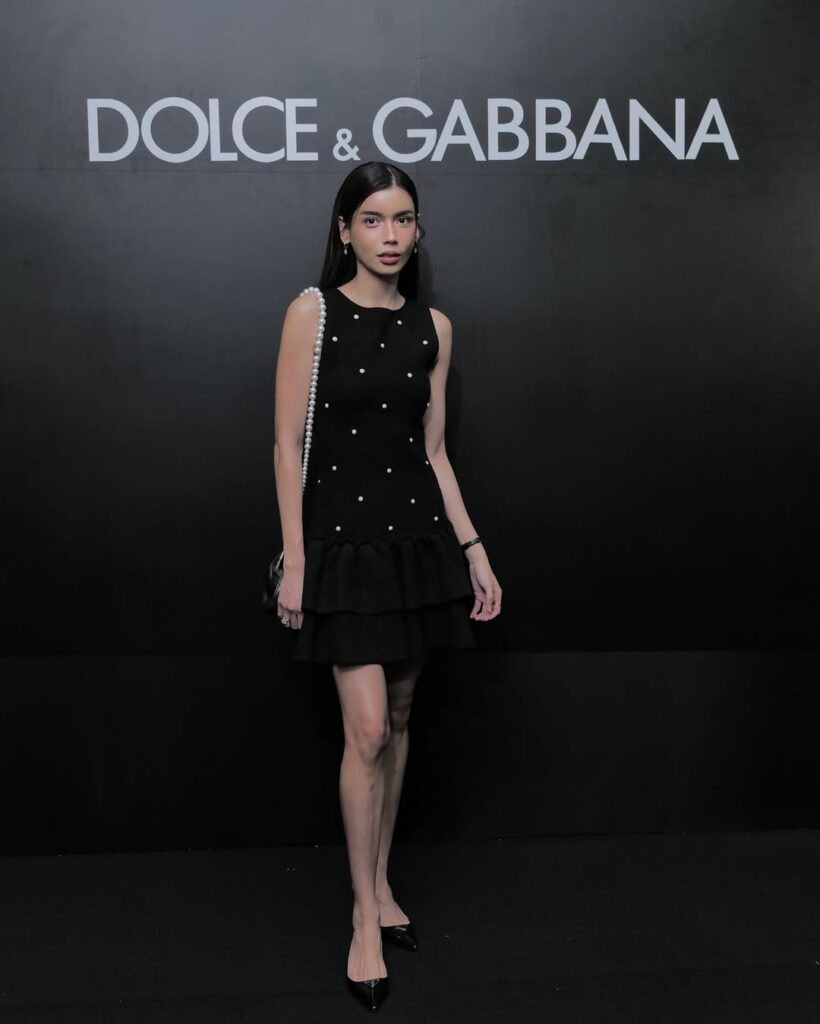 Salah satu bisnis utama yang menjadi identitas Sabrina Chairunnisa adalah Adelinee Lash, Nail, and Brow Salon.