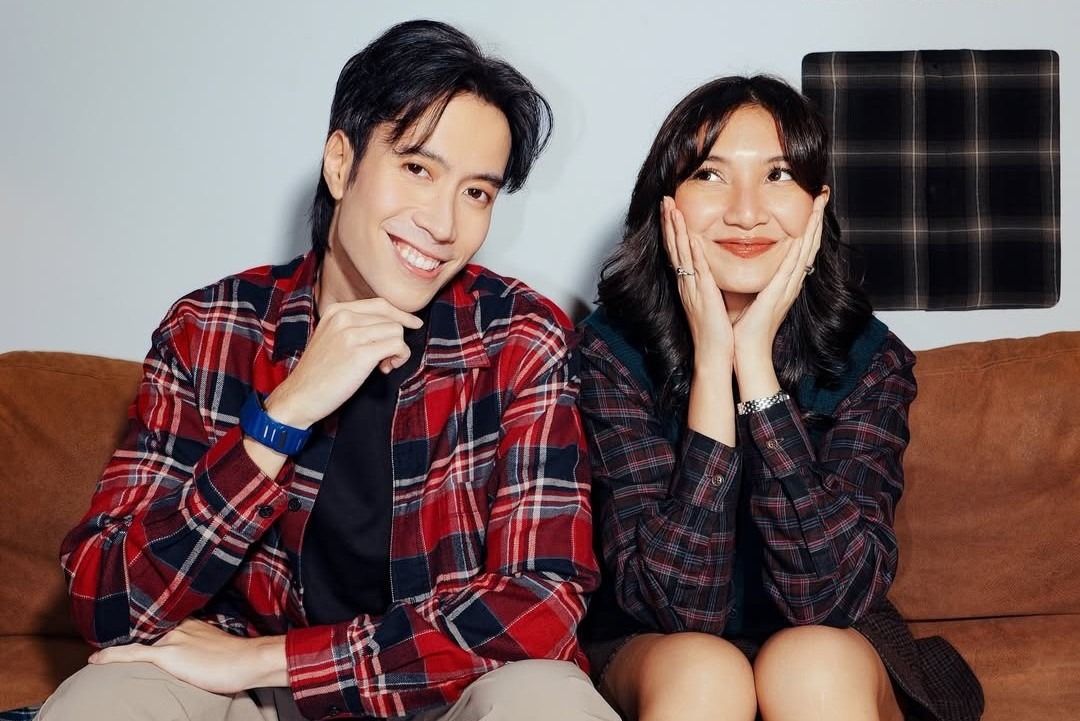 Vidi Aldiano dan Sheila Dara kompak dalam flannel
