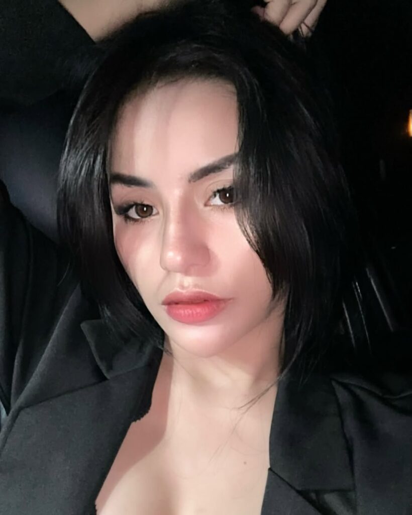 Violentina Kaif bukanlah figur asing di dunia sosialita dan industri event organizer (EO) Indonesia.