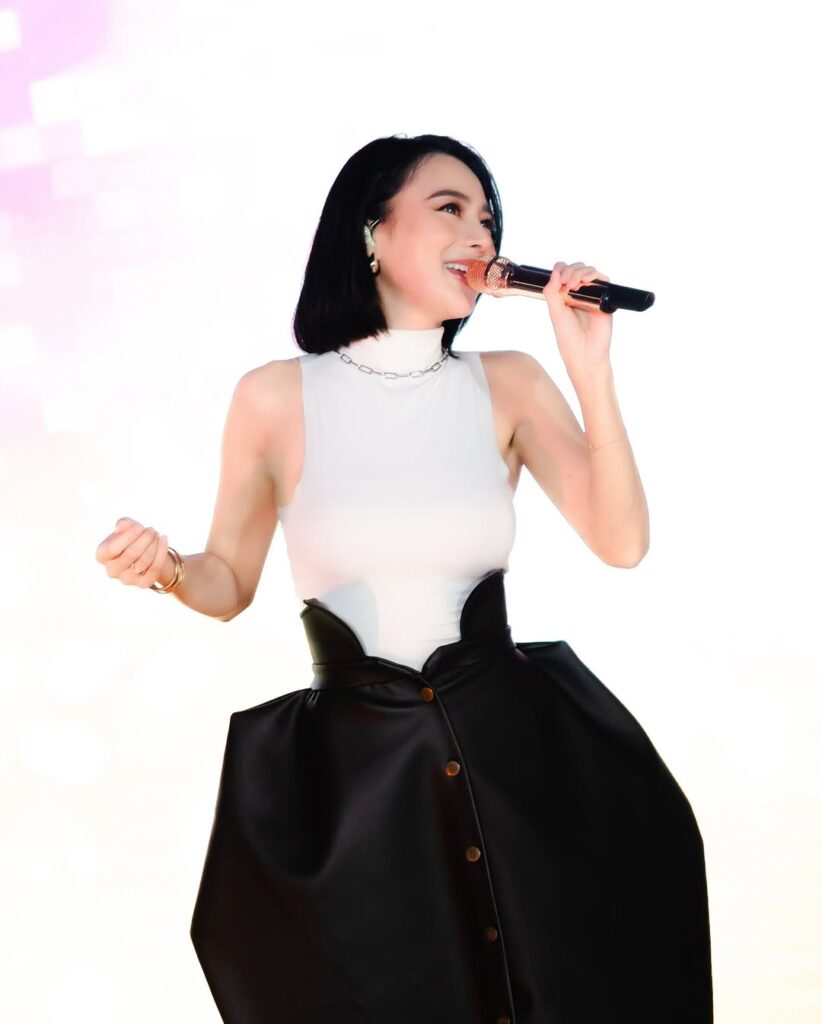 Hidup dengan keterbatasan membuat Wika akrab dengan rasa lapar. Ia pernah mengaku menahan lapar sampai akhirnya sakit mag parah. 