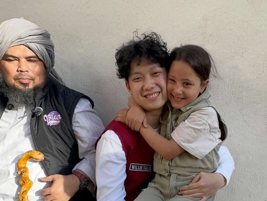 Willie Salim tidak hanya mengungkapkan niat secara emosional, tetapi juga menunjukkan keseriusan dalam membantu Misch mendapatkan kehidupan yang lebih layak.