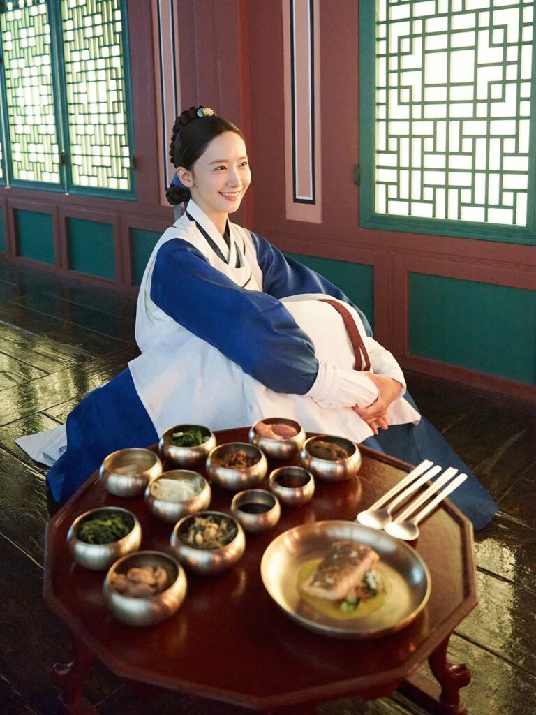 Tak ingin tampil setengah-setengah, Yoona menjalani pelatihan intensif selama enam bulan sebelum syuting dimulai.