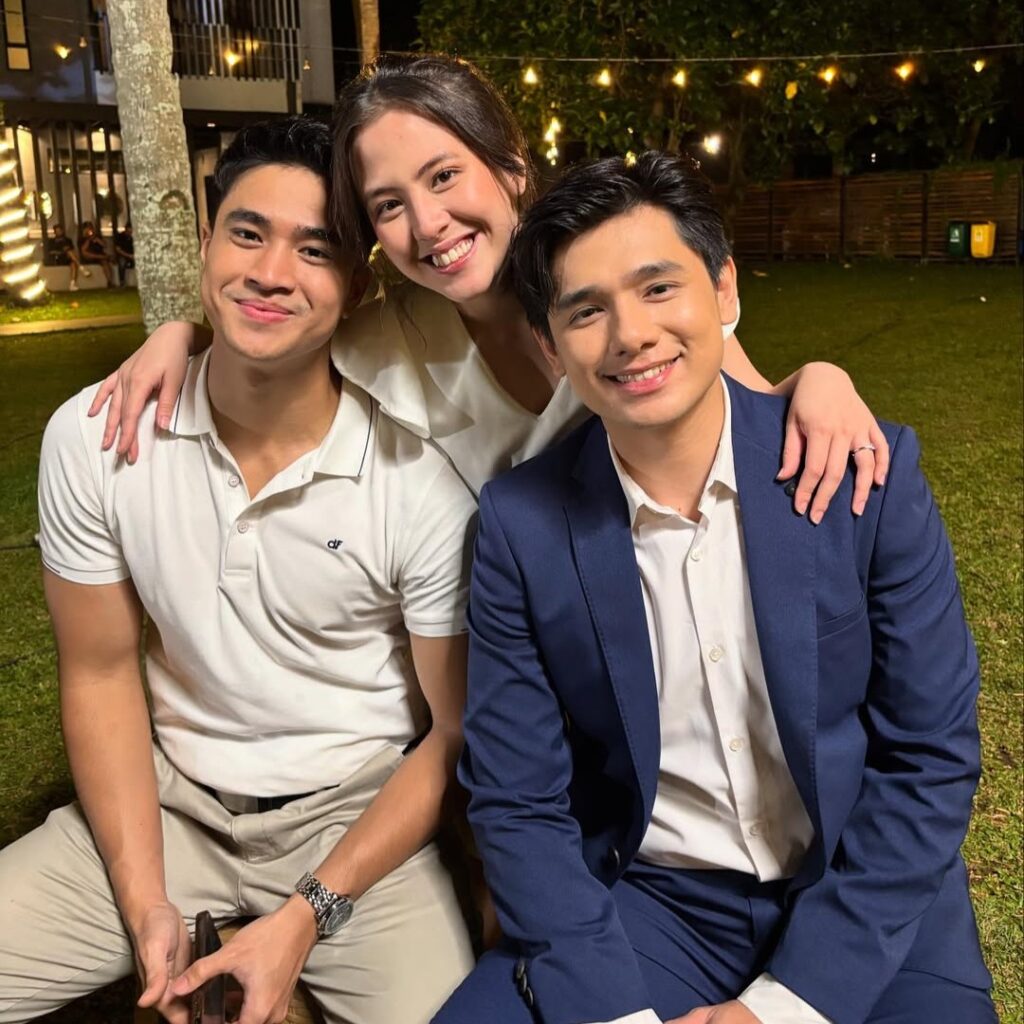 Sinetron Beri Cinta Waktu disutradarai oleh Anika Marani dan diproduksi oleh SinemArt.