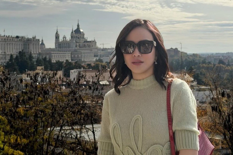 Shandy Aulia tampil elegan saat liburan ke Madrid