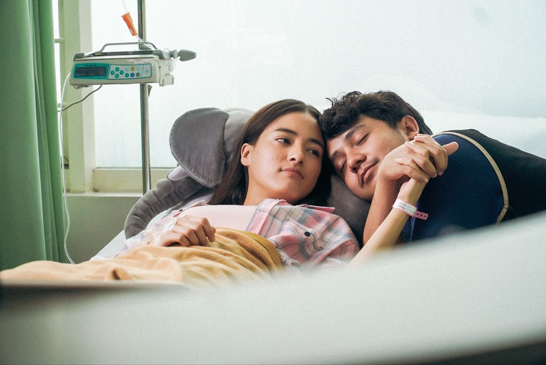 Mawar Eva de Jongh dalam film Sampai Titik Terakhirmu