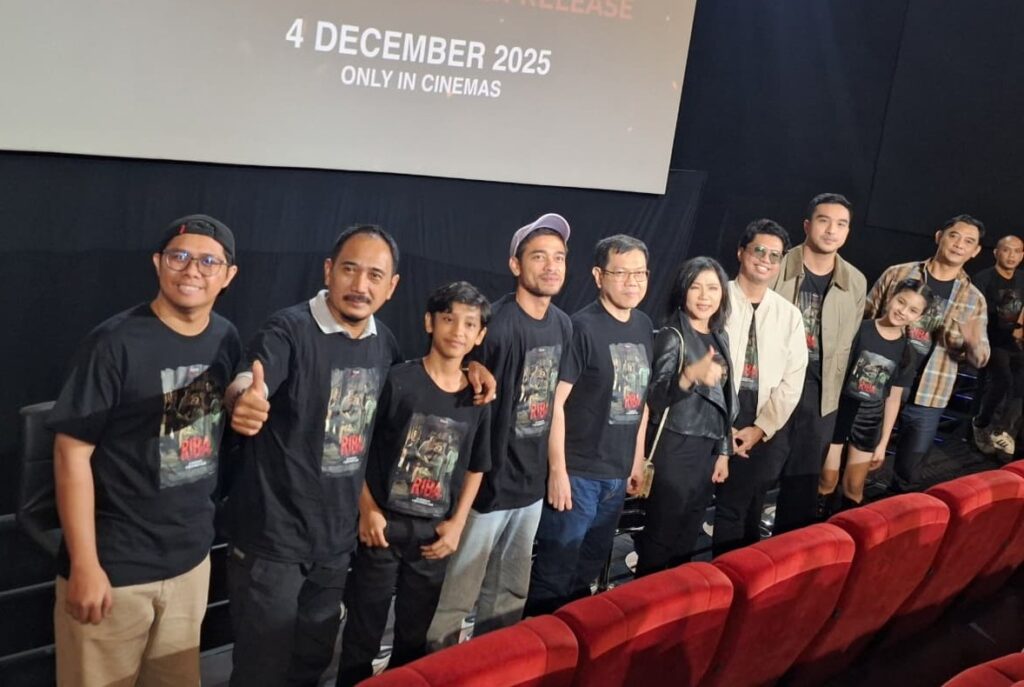 “RIBA” tidak hanya mengandalkan kemunculan makhluk halus atau jump scare, tapi lebih menonjolkan horor psikologis yang mengusik emosi penonton.