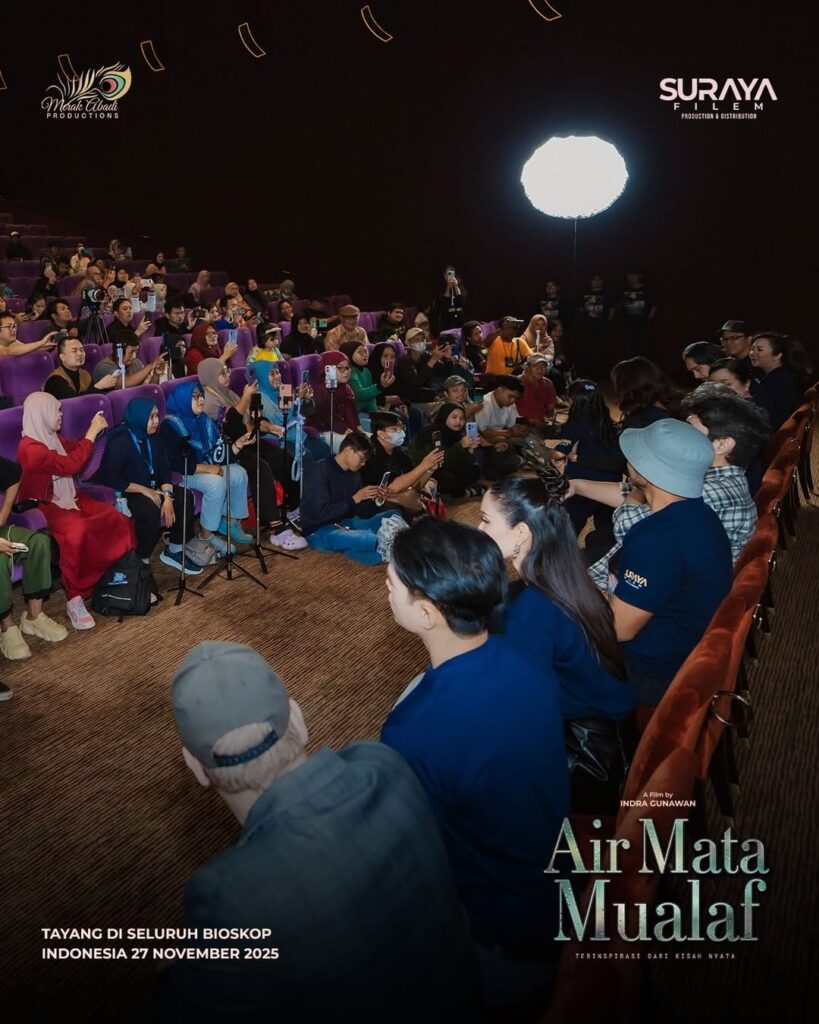 Yang langsung terasa dari ‘Air Mata Mualaf’ adalah ketiadaan karakter antagonis yang biasa menghiasi film sejenis.