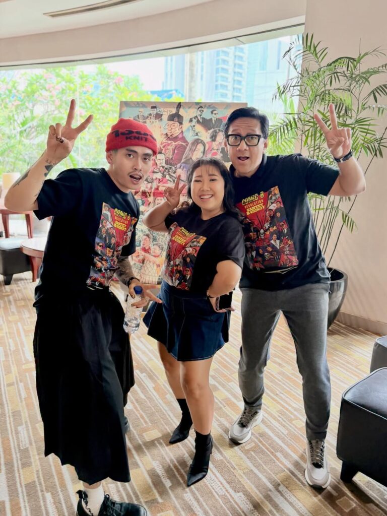 Comic 8 Revolution: Santet K4bin3t menghadirkan kombinasi komika baru hasil audisi dengan nama-nama besar di dunia hiburan.