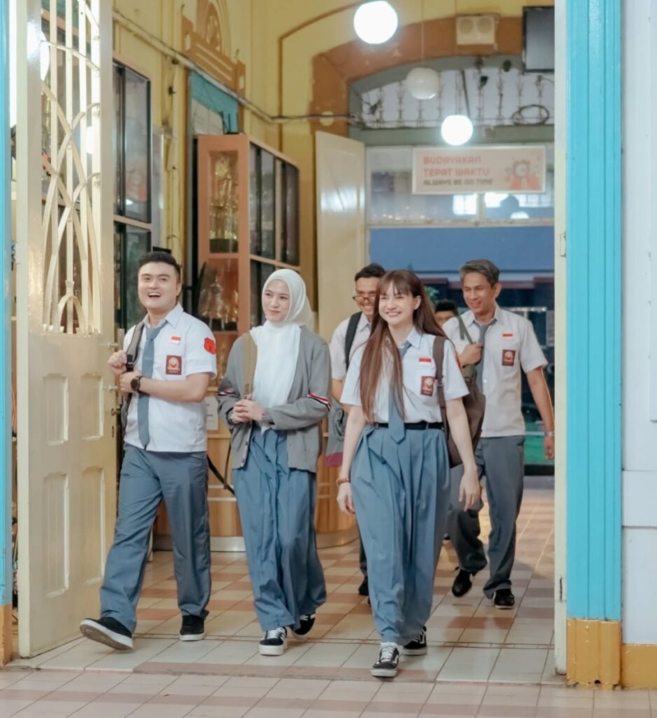 Sinetron Inikah Rasanya pertama kali tayang pada 2003 dan langsung mencuri perhatian remaja Indonesia.