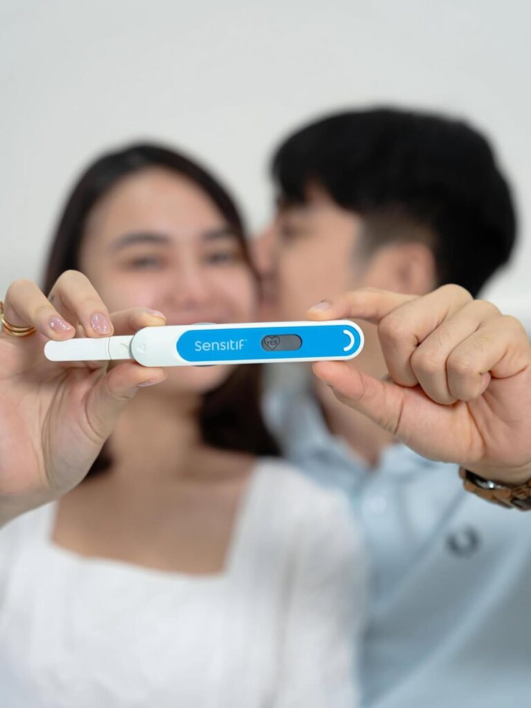 Tak hanya foto tes kehamilan, Amanda juga membagikan hasil USG melalui Instagram Story.