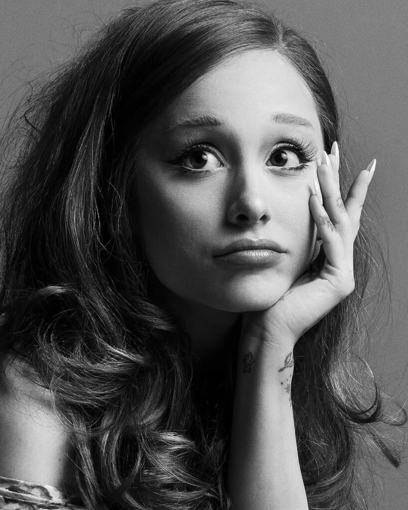 Meski film Wicked: For Good mendapat ulasan beragam dengan skor 70% di Rotten Tomatoes, penampilan Ariana justru menjadi sorotan utama.