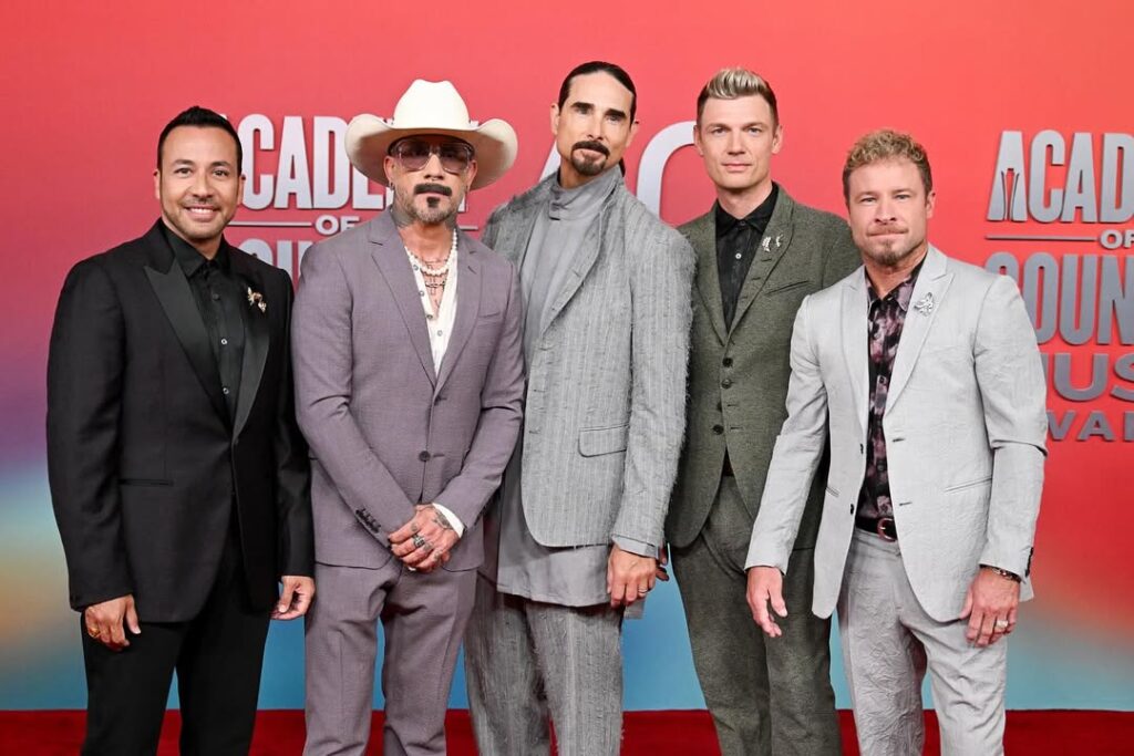 AJ McLean, salah satu anggota Backstreet Boys, kemudian mengungkapkan keinginannya untuk mengajak Taylor Swift tampil bersama dalam pertunjukan residensi mereka di Las Vegas.