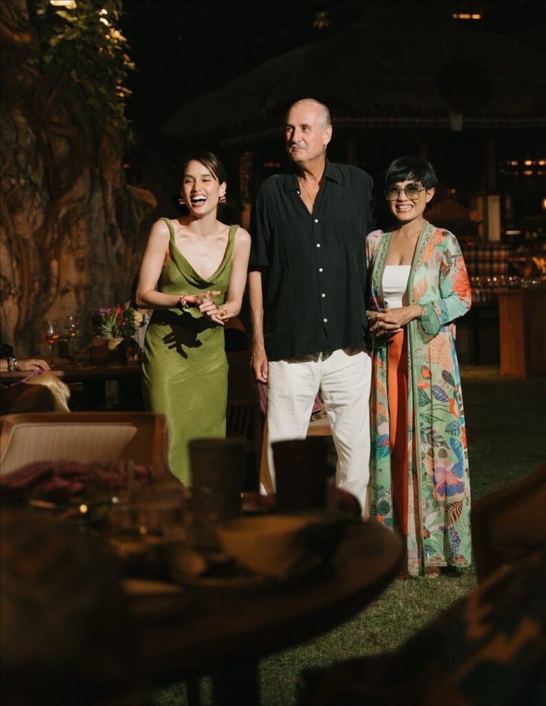 Dalam sejumlah wawancara, Cinta menyebut bahwa ibunya adalah sosok yang sangat tegas dan disiplin.