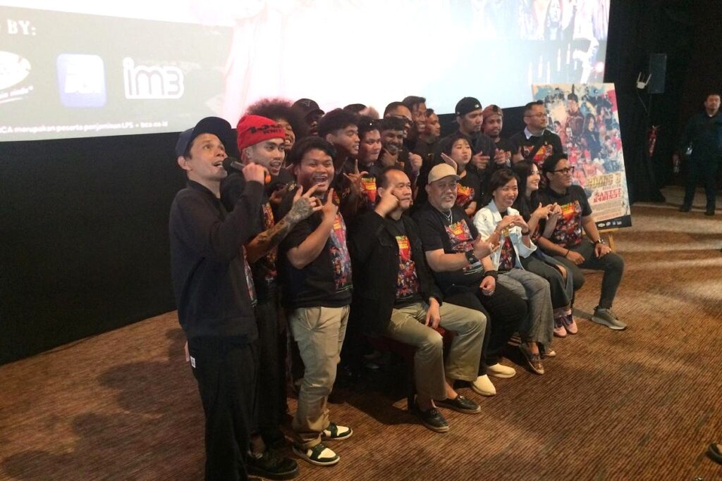 Comic 8 Revolution: Santet K4bin3t