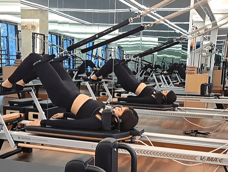 Netizen pun banyak yang terinspirasi, menganggap Dian sebagai role model gaya hidup aktif di usia 40-an.