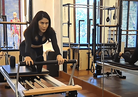 Unggahan pilates Dian Sastro langsung dibanjiri komentar positif. 