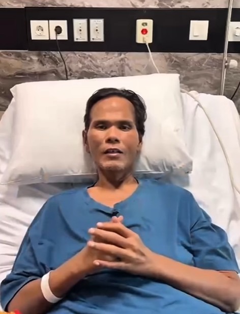 Setelah menjalani operasi batu empedu, Fahmi Bo mengungkap bahwa tubuhnya mulai menunjukkan tanda-tanda pemulihan.