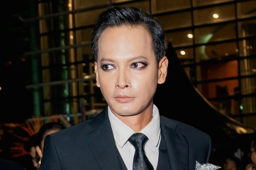 Fedi Nuril kenakan eyeshadow