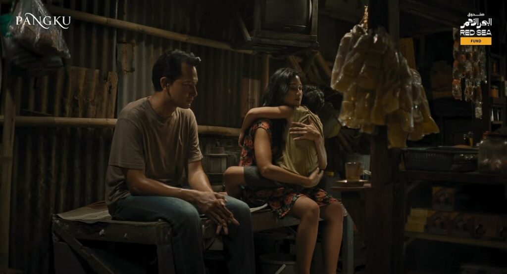 Fakta bahwa Reza Rahadian sebagai sutradara kembali mempercayakan peran tersebut kepada Fedi juga menjadi bahan perdebatan yang lucu.