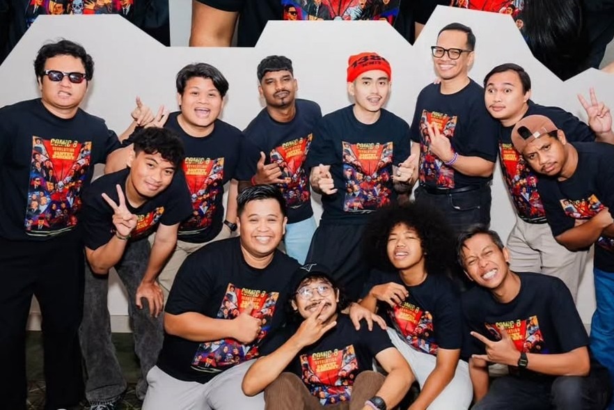 Aloy dan 11 komika berperan di Comic 8 Revolution