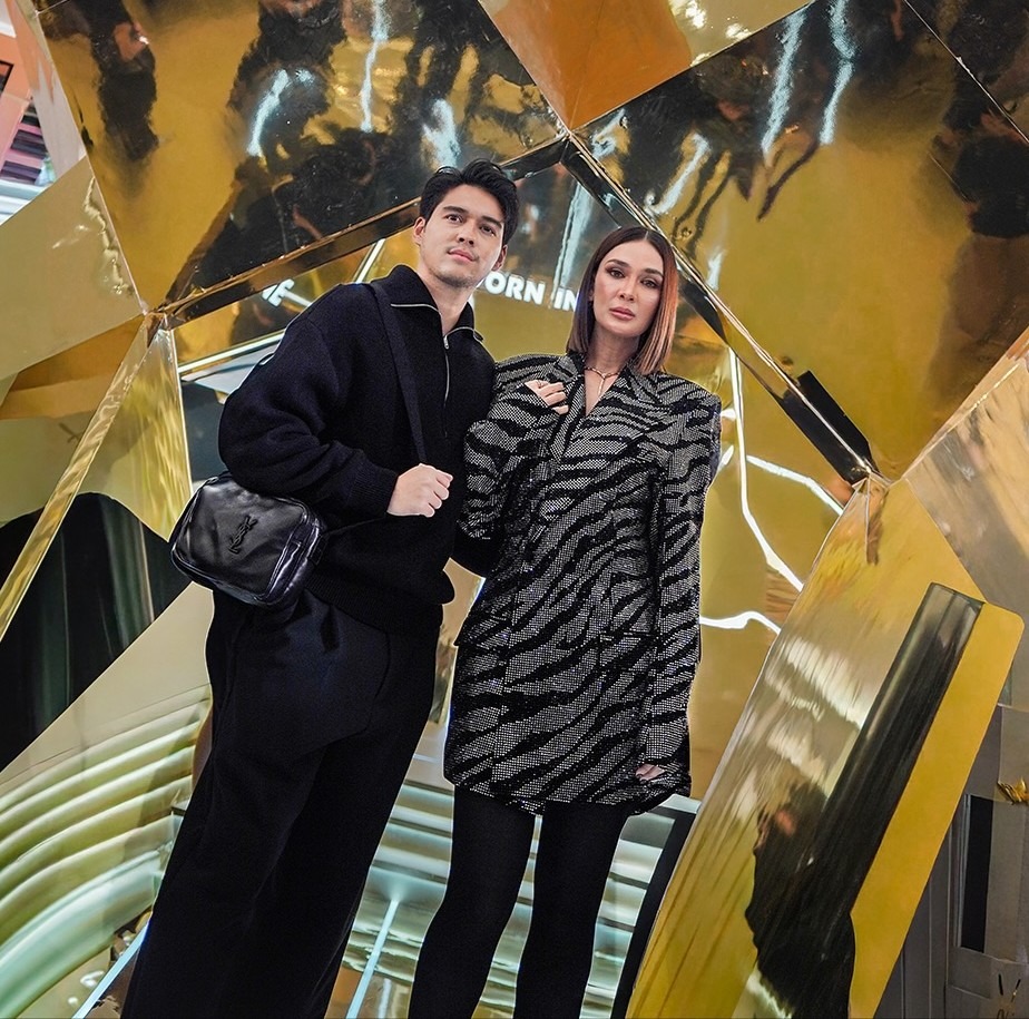 Kehadiran Luna Maya dengan gaya ini memperlihatkan bahwa tren global dapat diadaptasi dengan sentuhan lokal yang elegan