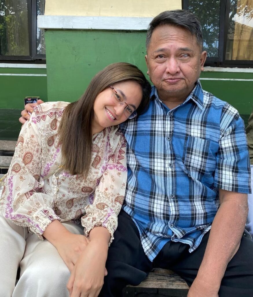 Ayah Marshanda, Irwan Yusuf. meninggal dunia pada Sabtu (29/11/2025) pukul 15.00 WIB.