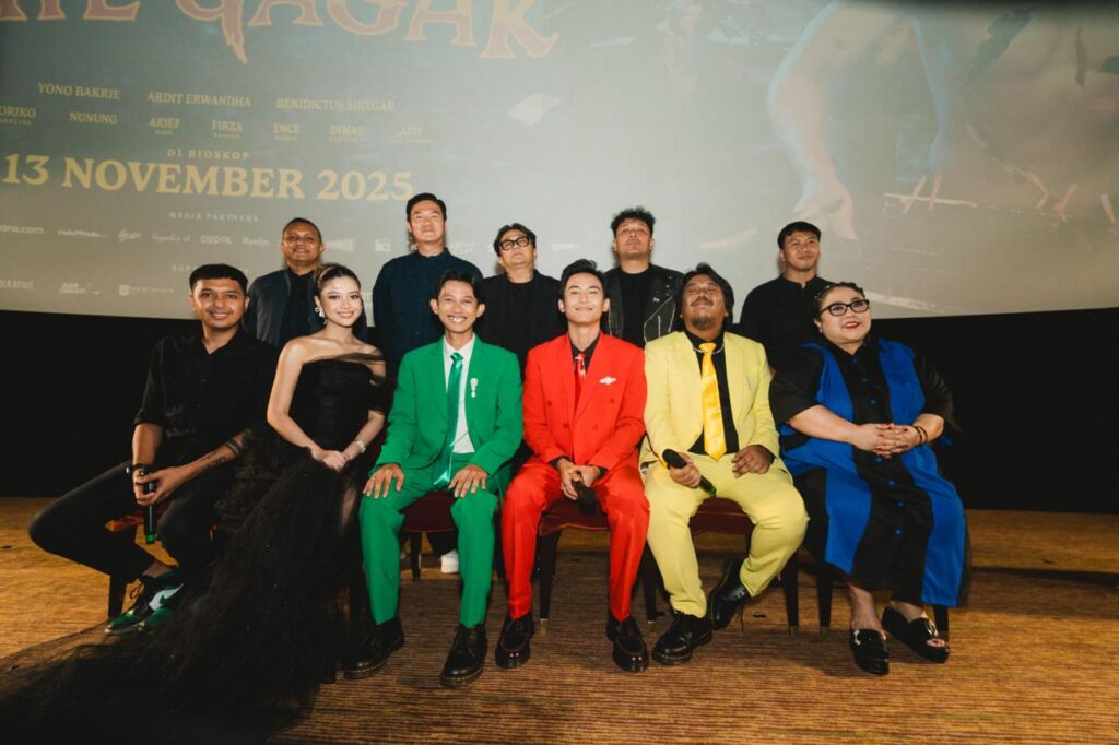 Selain ketiga komika utama Ardit Erwandha (Anto), Yono Bakrie (Dimas), dan Benidictus Siregar (Indra), film ini juga didukung oleh aktor dan aktris ternama.