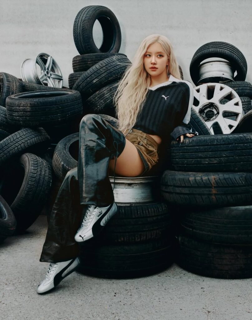 Sebagai penutup, Rosé menyampaikan rasa cintanya kepada penggemar Indonesia dengan menggunakan bahasa lokal.