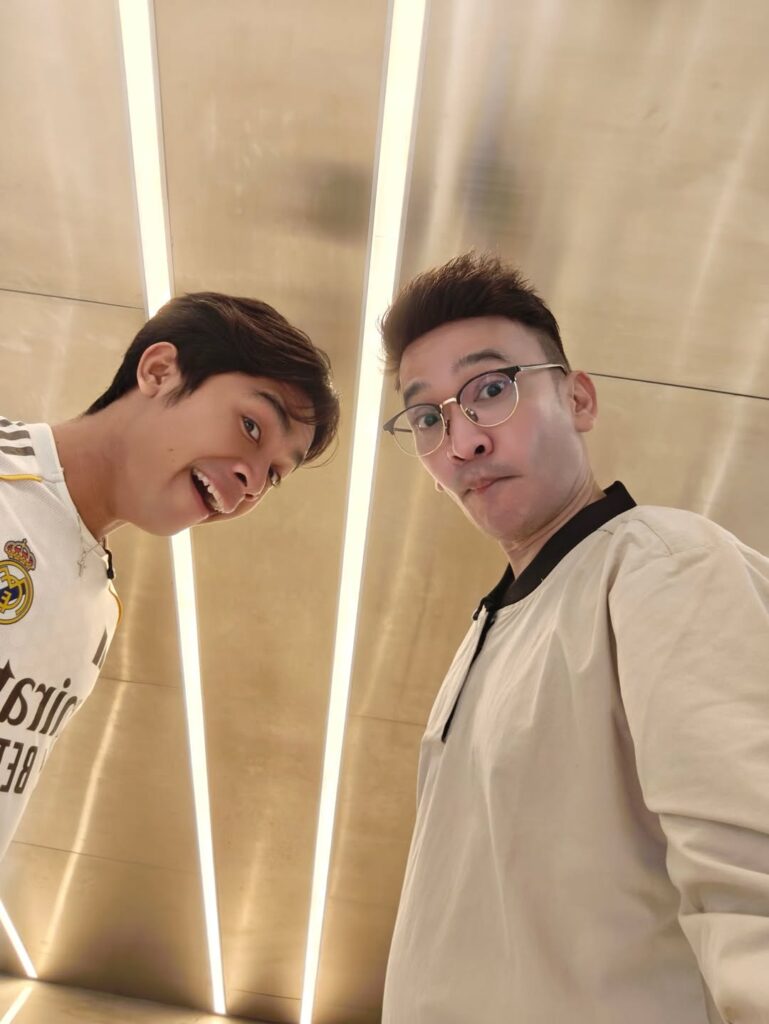 Dalam sebuah obrolan santai yang diunggah di kanal YouTube Just Ruben, remaja berusia 20 tahun itu tiba-tiba mengutarakan keinginan untuk ikut dalam perjalanan umrah sang ayah.