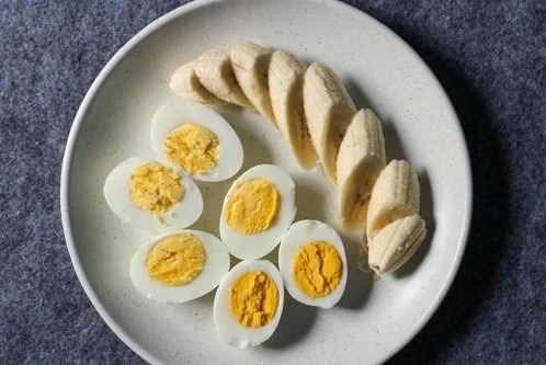 Mitos dan fakta terkait makan telur dengan beberapa jenis makanan