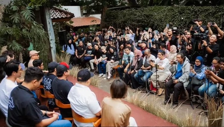 Falcon Pictures menegaskan bahwa proyek Warkop DKI Reborn harus tetap berjalan meski menghadapi kendala pergantian aktor.