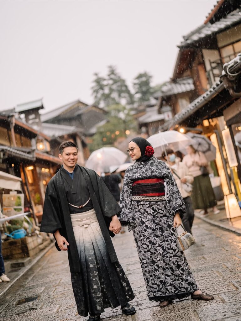 Berbeda dari perjalanan sebelumnya, babymoon kali ini dijalani hanya berdua oleh Zaskia dan Irwansyah.