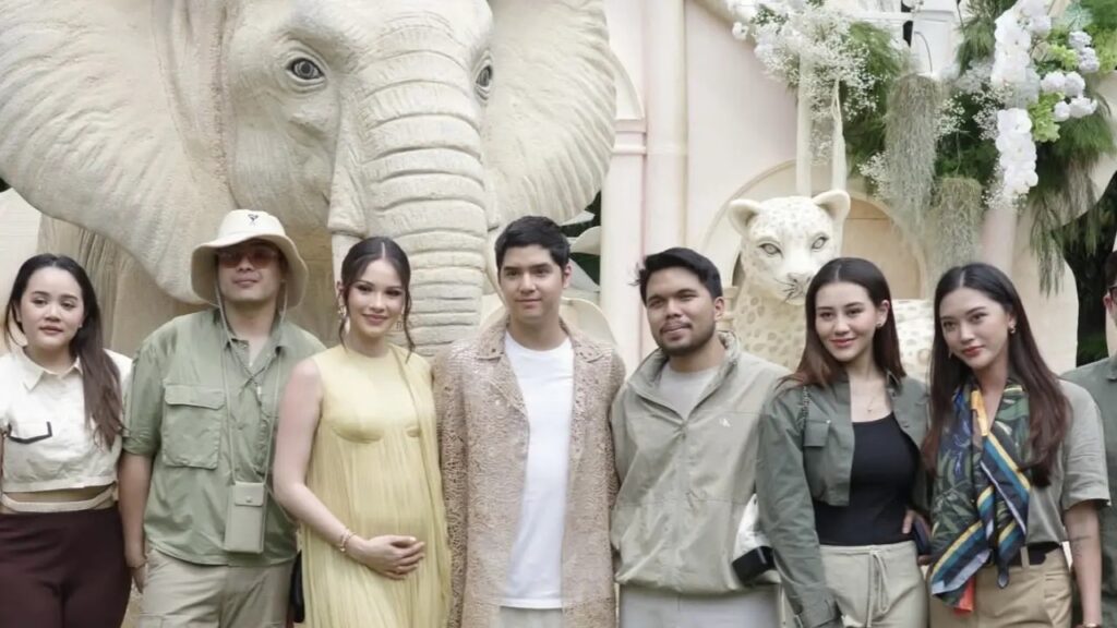 Selain penampilan glamornya, kehadiran Aaliyah di acara gender reveal Alyssa Daguise juga menunjukkan kedekatan hubungan keluarga.