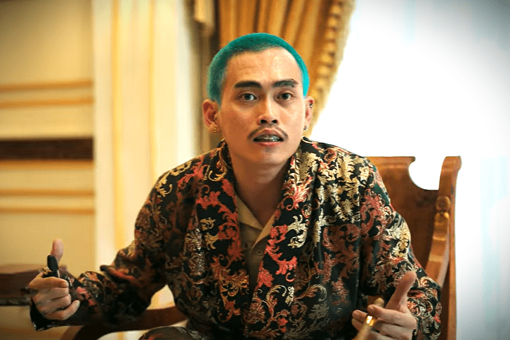 Aloy bermain dalam film Comic 8 Revolution