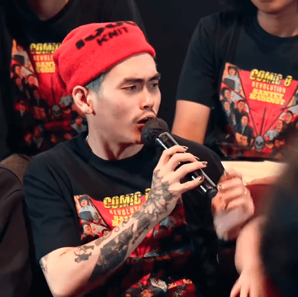 Dalam film ini, Aloy harus beradu akting dengan komedian senior seperti Indro Warkop DKI dan Andre Taulany.