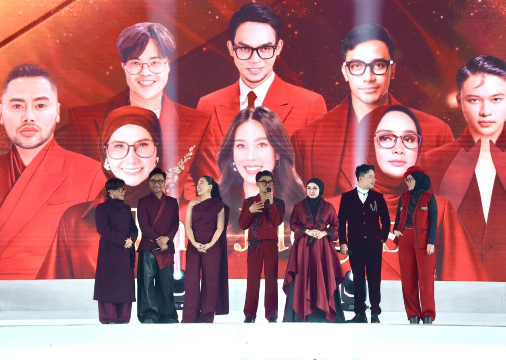 AAMA AWARDS merupakan kompetisi tahunan yang diinisiasi oleh Arman Armano Academy, lembaga pendidikan makeup yang didirikan oleh Master MUA Indonesia, Arman Armano. 