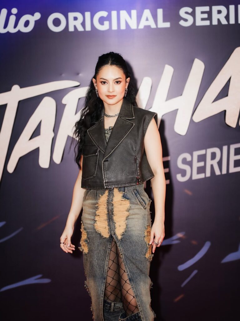 Sejak musim pertama, Ara digambarkan sebagai sosok yang berbeda dari karakter lain di dunia Pertaruhan.