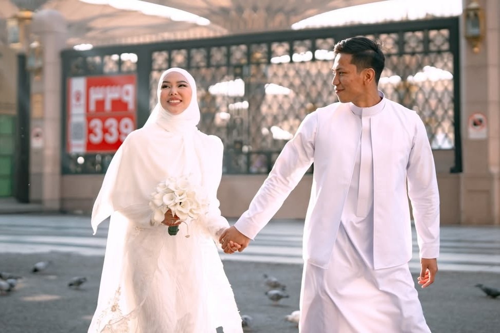 Prosesi ijab kabul berlangsung di Madinah, kota suci yang penuh keberkahan bagi umat Muslim