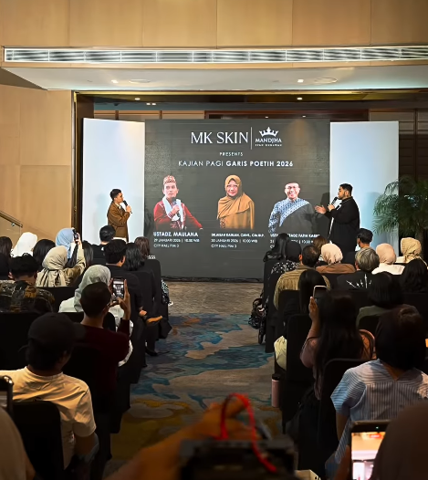 Selain fashion show, festival ini juga menghadirkan kajian agama setiap pagi mulai pukul 10.00 WIB.