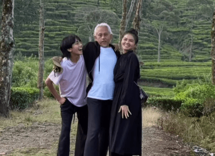 Kepergiannya meninggalkan duka mendalam bagi Karina Ranau dan para penggemar. 